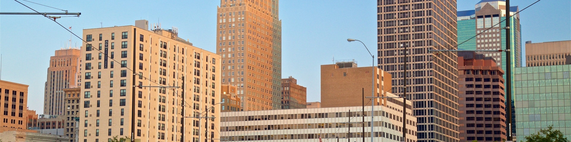 Downtown Kansas City which includes a skyscraper, a city and landscape views
