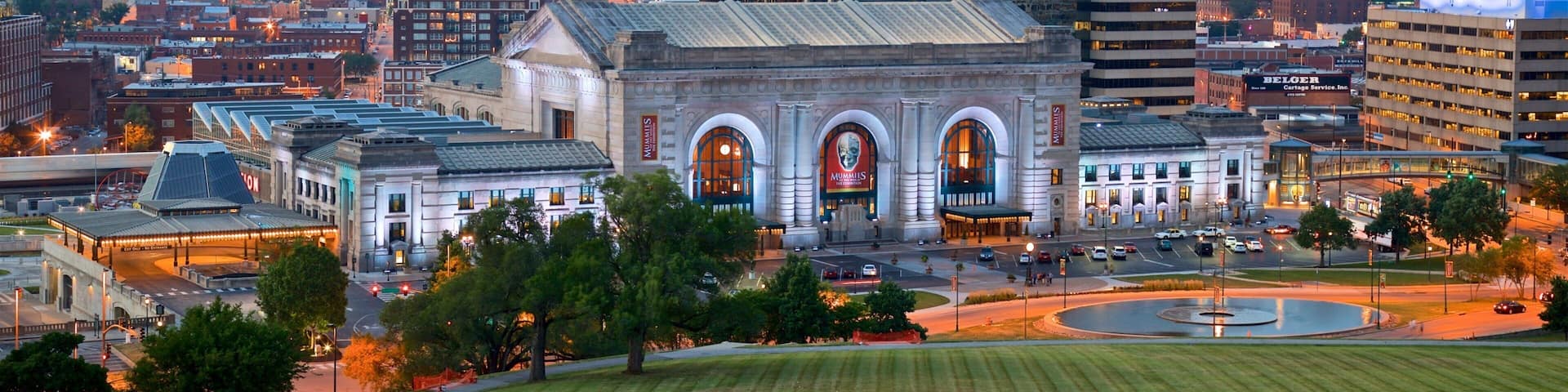Union Station mettant en vedette parc, ville et patrimoine architectural