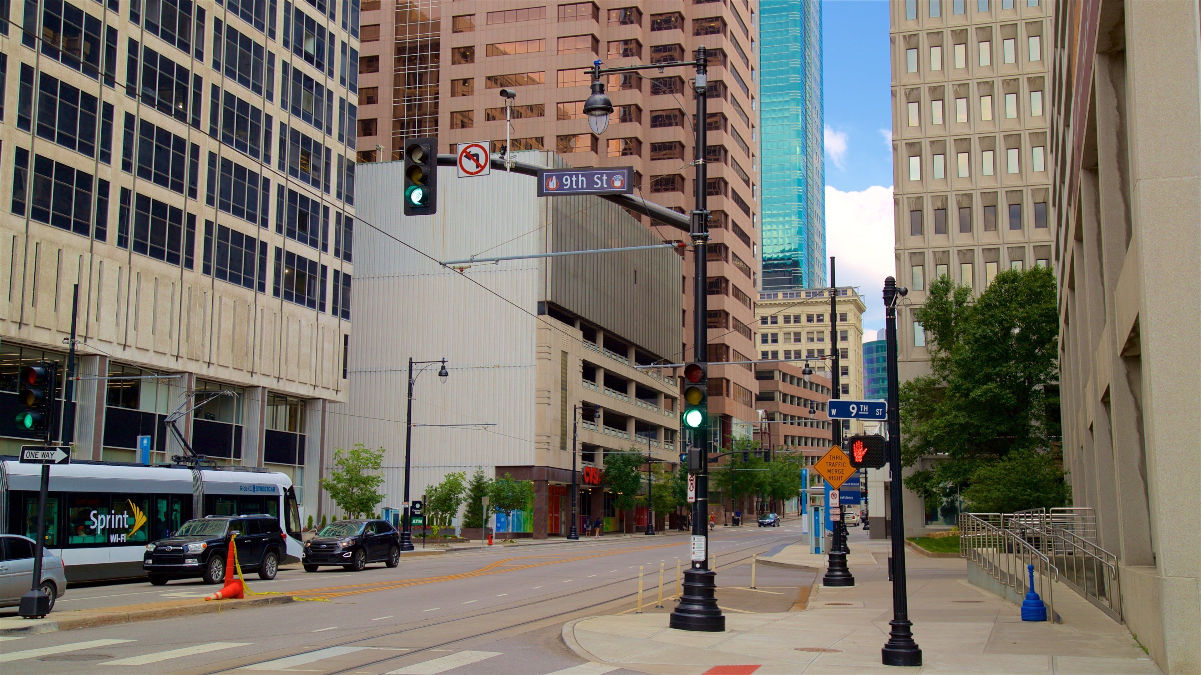 Downtown Kansas City showing a city
