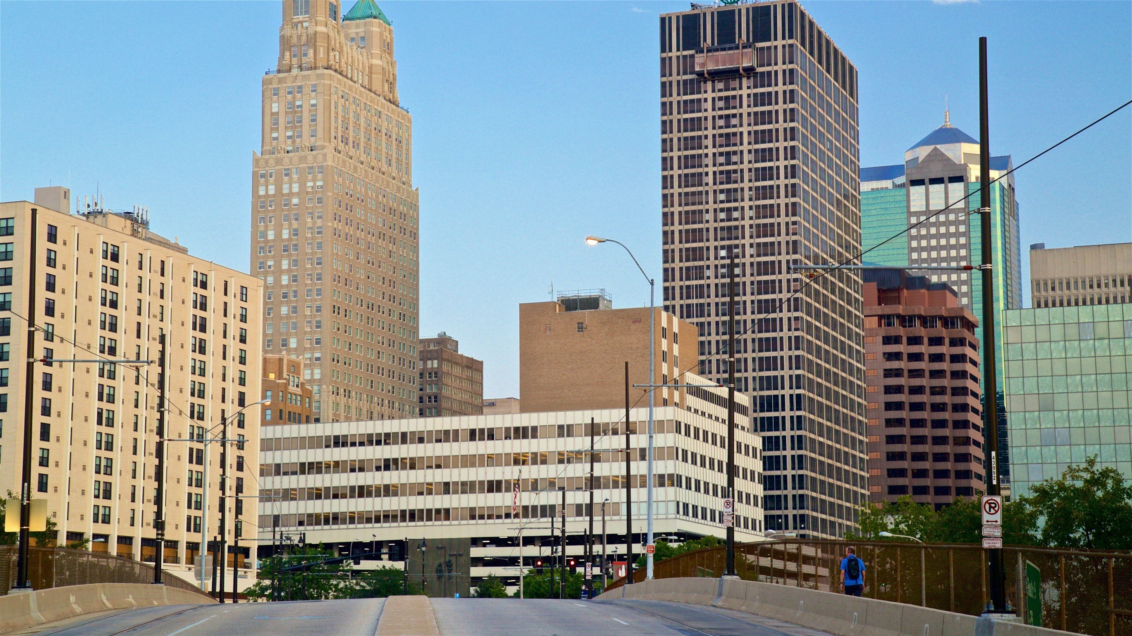 Centre-ville de Kansas City montrant building et ville