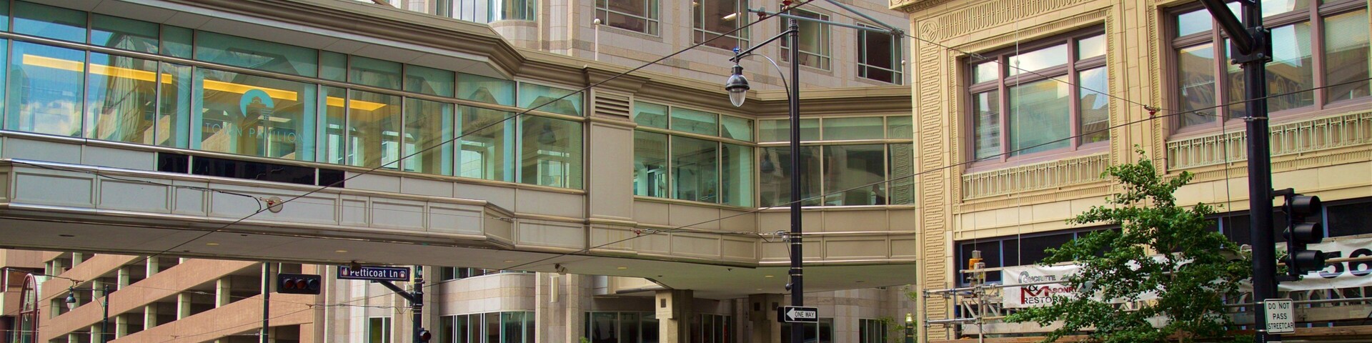 Downtown Kansas City featuring a city