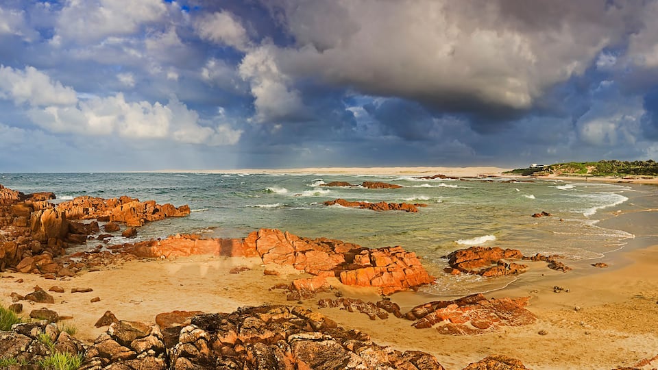 Sea Birubi bay light pan