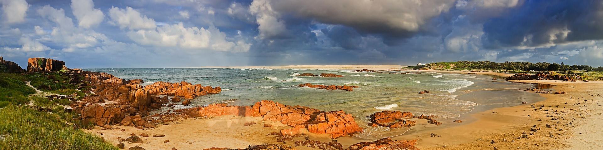 Sea Birubi bay light pan