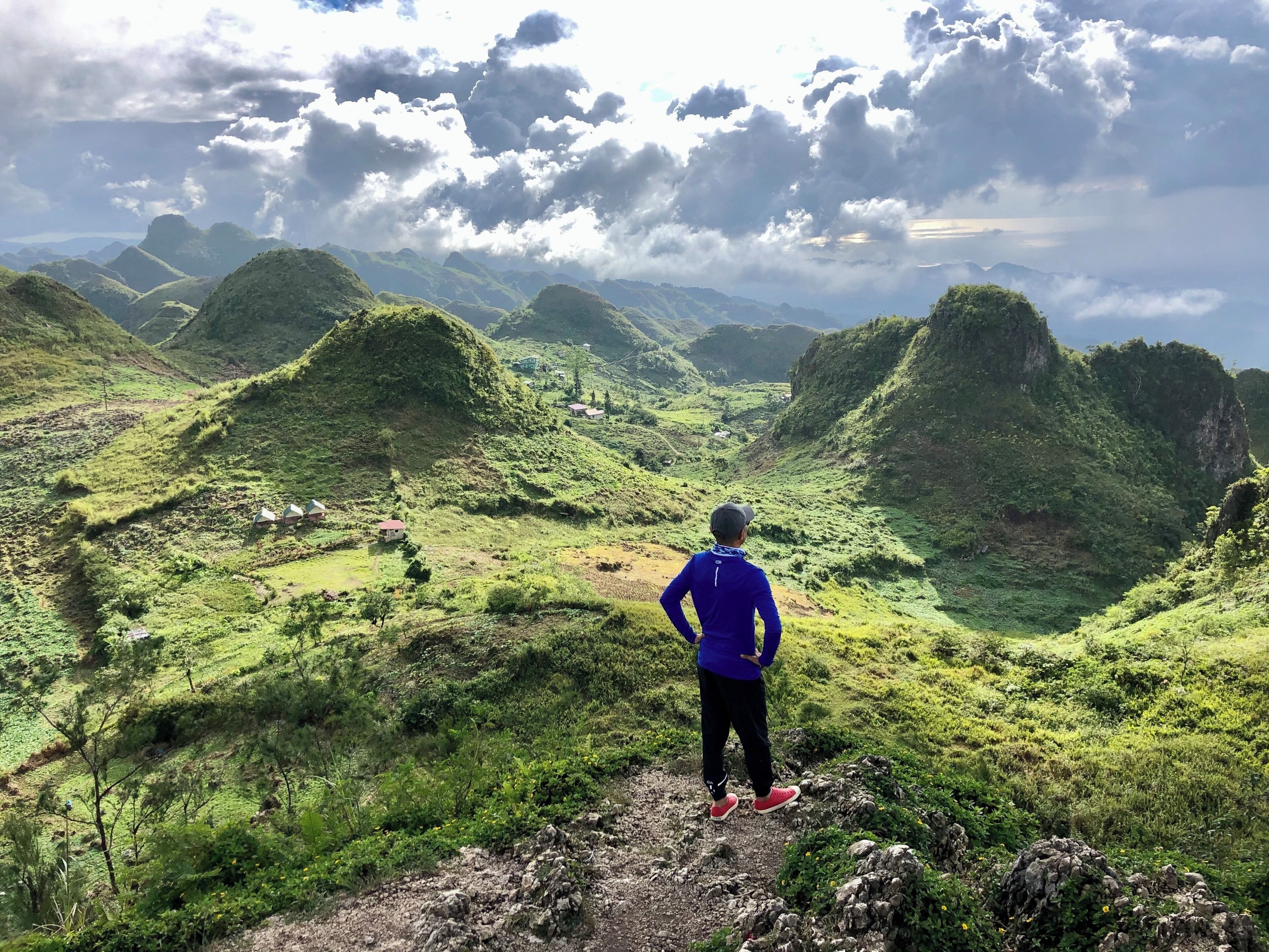Entrance fee PHP30 each and the trail is just an easy 15 mins walk up to the peak from the ticketing booth.