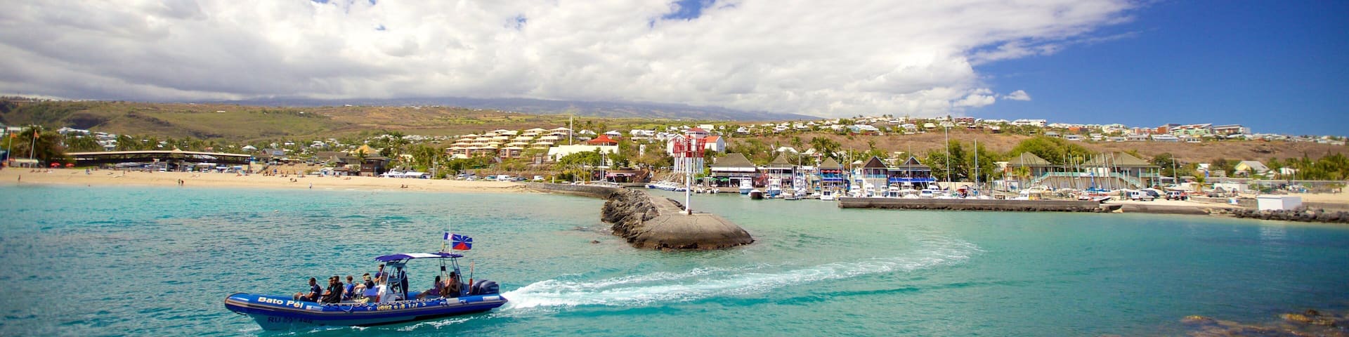 サン ジール レバン フィーチャー 海岸線の眺め と ボート