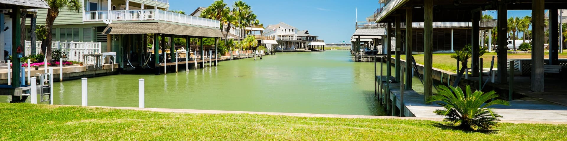 Waterfront community on the Texas Gulf coast near Galveston.; Shutterstock ID 221681908; purchase_order: SP-1269 HA 2018 Batch 1; Order: ; client: ; other: