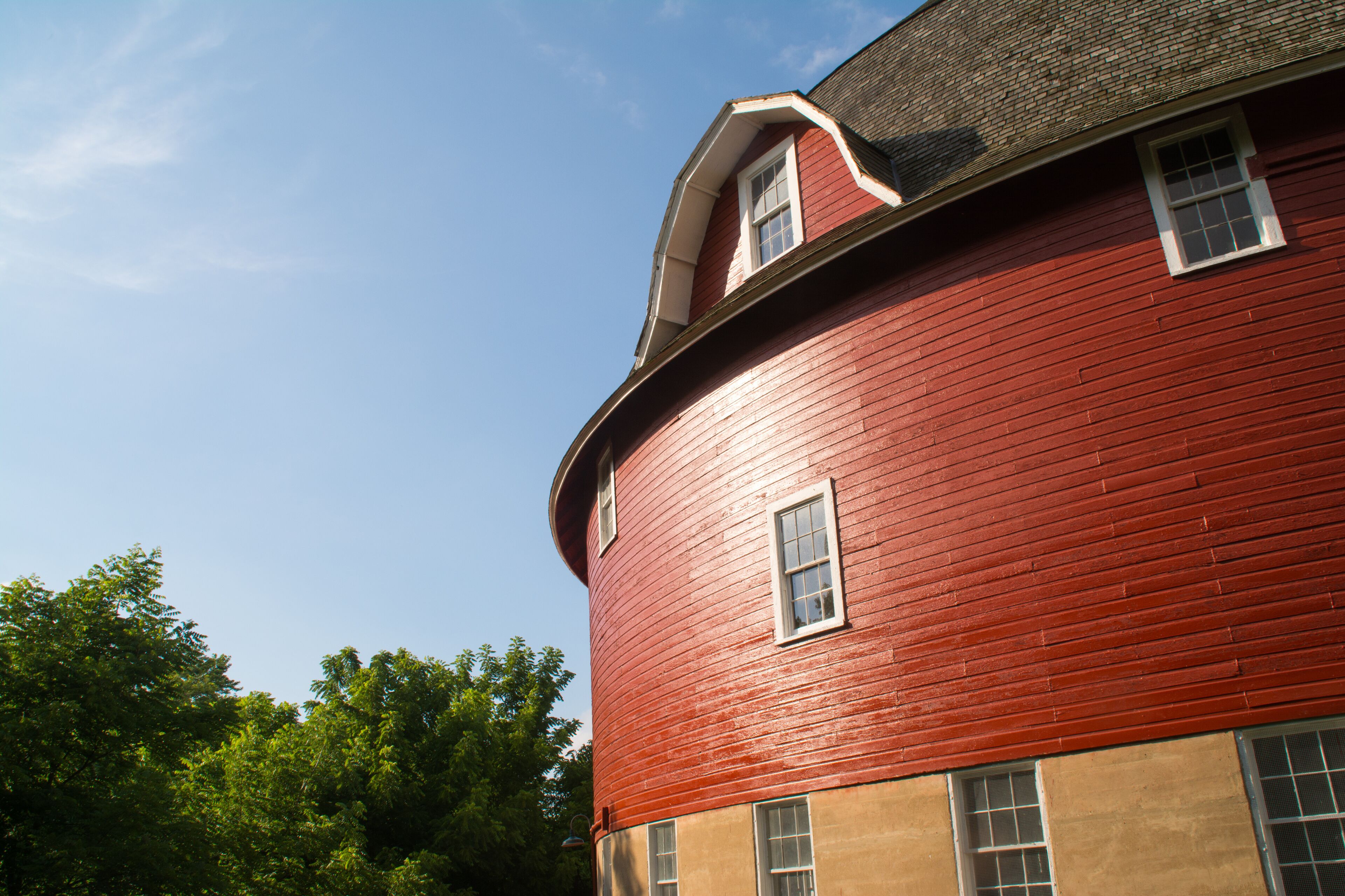 Round red barn in Illinois.