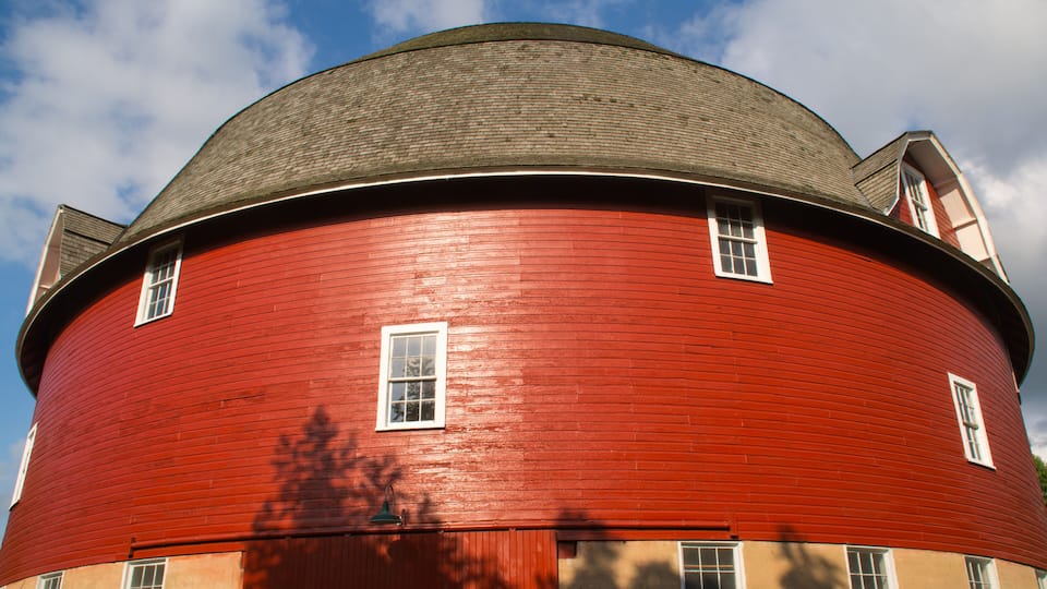 Round red barn in Illinois.