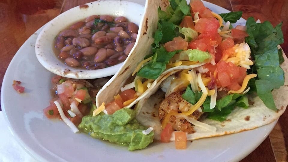 Grilled shrimp tacos at #Blackbeards in #CorpusChristi. Yummy!