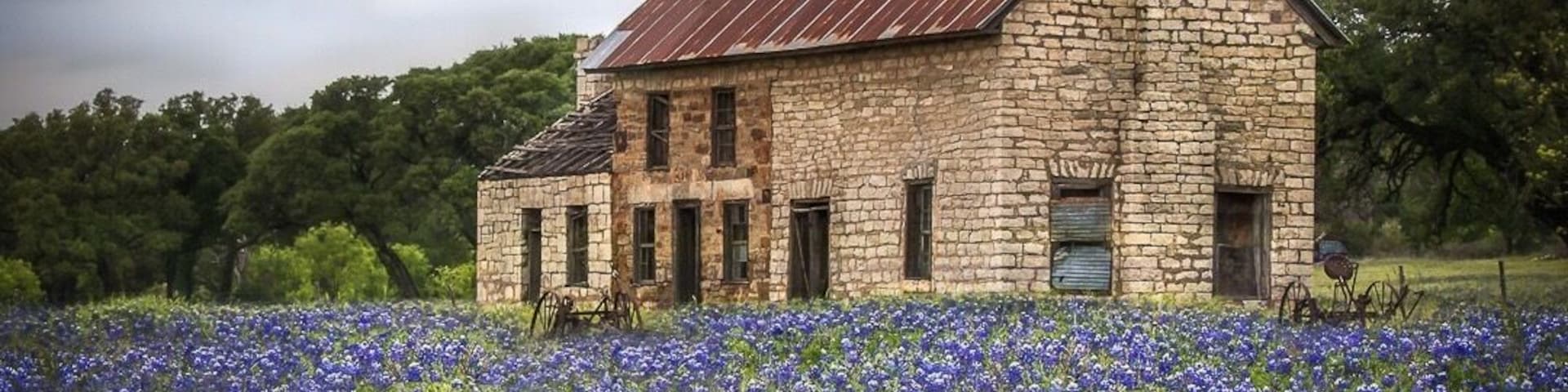 This is just off of US 281 in Marble Falls Tx, and in the spring, the bluebonnets normally get really thick. There is now some construction going on just to the left, but it is easily accessible. There is a fence and the land is private property.
#BVSBlue