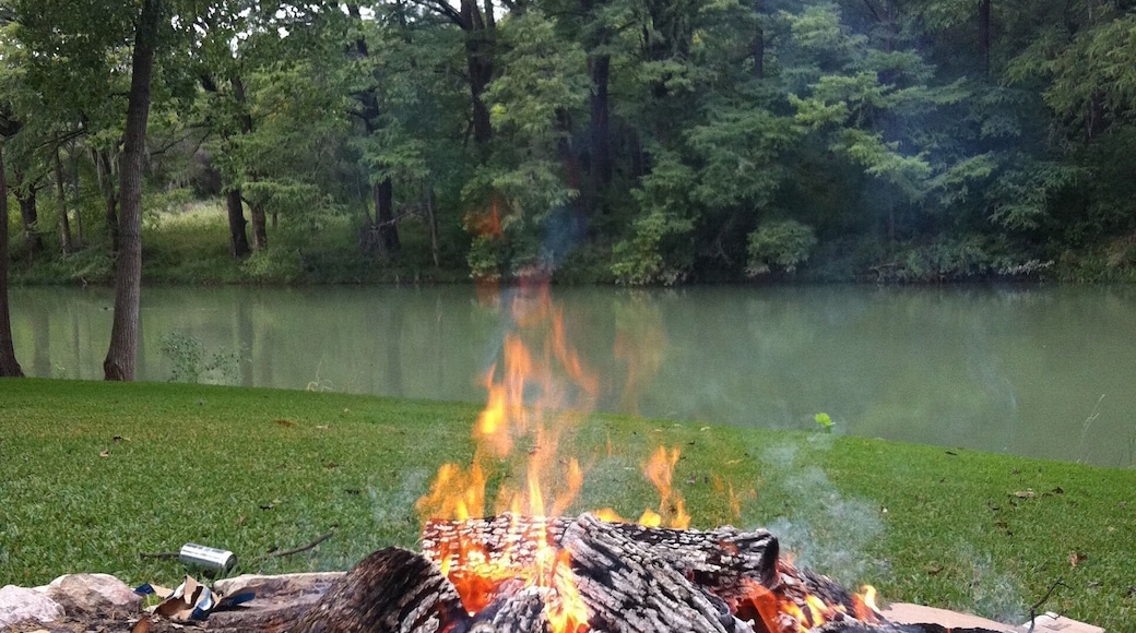 We stayed in an amazing Vrbo on the Guadalupe River in New Braunfels. It’s a great spot to relax and watch the tubers float by! #LifeAtExpediaGroup
