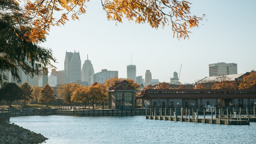 Southeast Michigan showing a bay or harbor