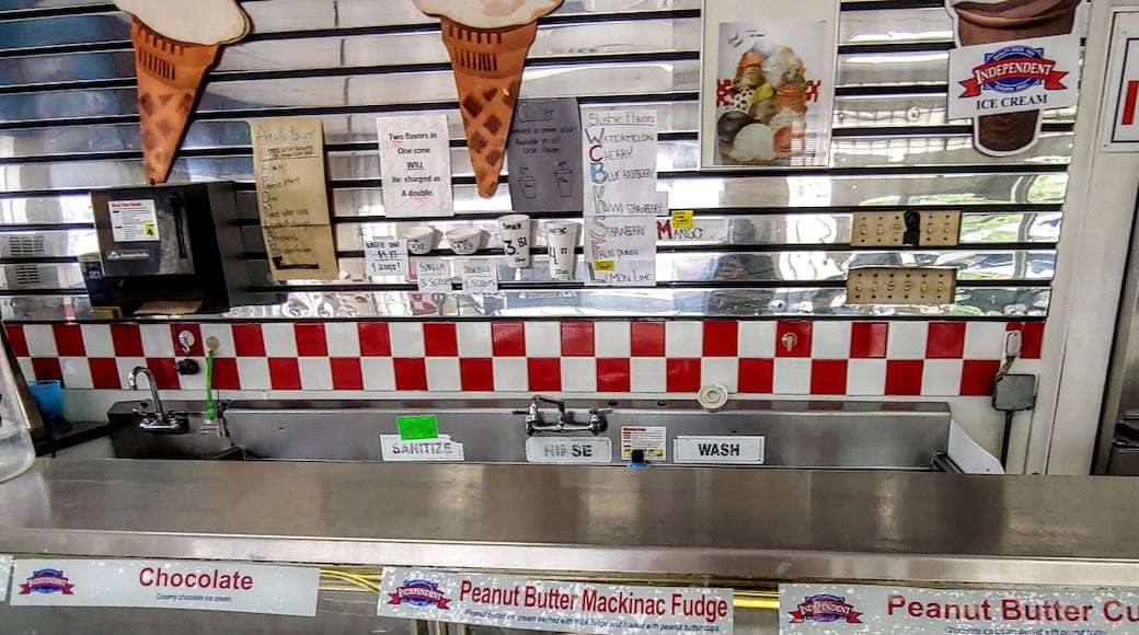 Heaping scoops of peanut butter Mackinac fudge in a classic cake cone!
Independent Dairy offers a wide selection of classic flavors and some fun twists on the classics as well.