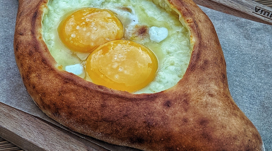 Georgian хачапури по-аджарски (cheese-filled bread with eggs) for dinner
#russia #travel #traveltorussia #culture #cultural #explore #explorerussia #vacation #vacationvibes #summervacation #summer #summertrip #tourist #tourism #trynewthings #exploretheworld #seetheworld #travelblogger #blogger #travelphotography #yum #eat #georgia #foodforward #tripofalifetime #caucasion #gotravel #caucasus #lovetotravel #wonderfulplaces