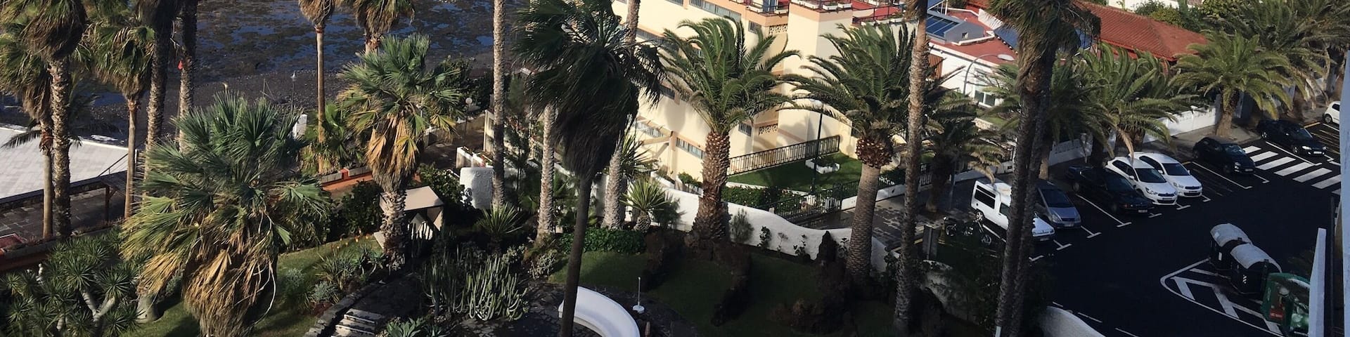 Spent a healthy weekend at Oceano with daily Ayurvedic healing treatments, combined with yoga and meditation and loads of vitamin sea 😊.
#BeachTips
#BVSBlue
#AboveItAll!
https://angelasaran.wordpress.com/2018/02/03/oceana-wellness-oasis-in-tenerife/