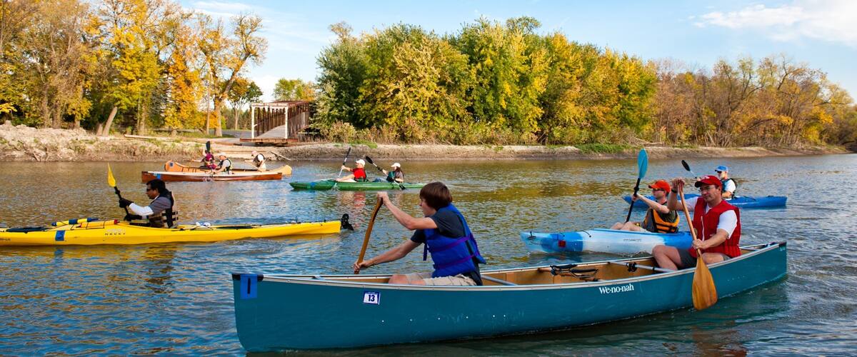 Fargo 设有 河流或小溪 和 皮划艇或獨木舟