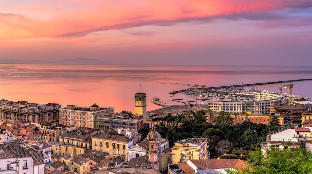 Panorama di Salerno all'alba