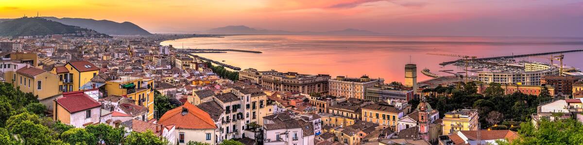 Panorama di Salerno all'alba