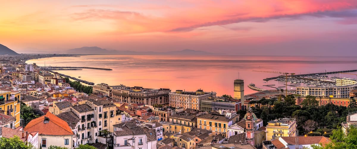 Panorama di Salerno all'alba
