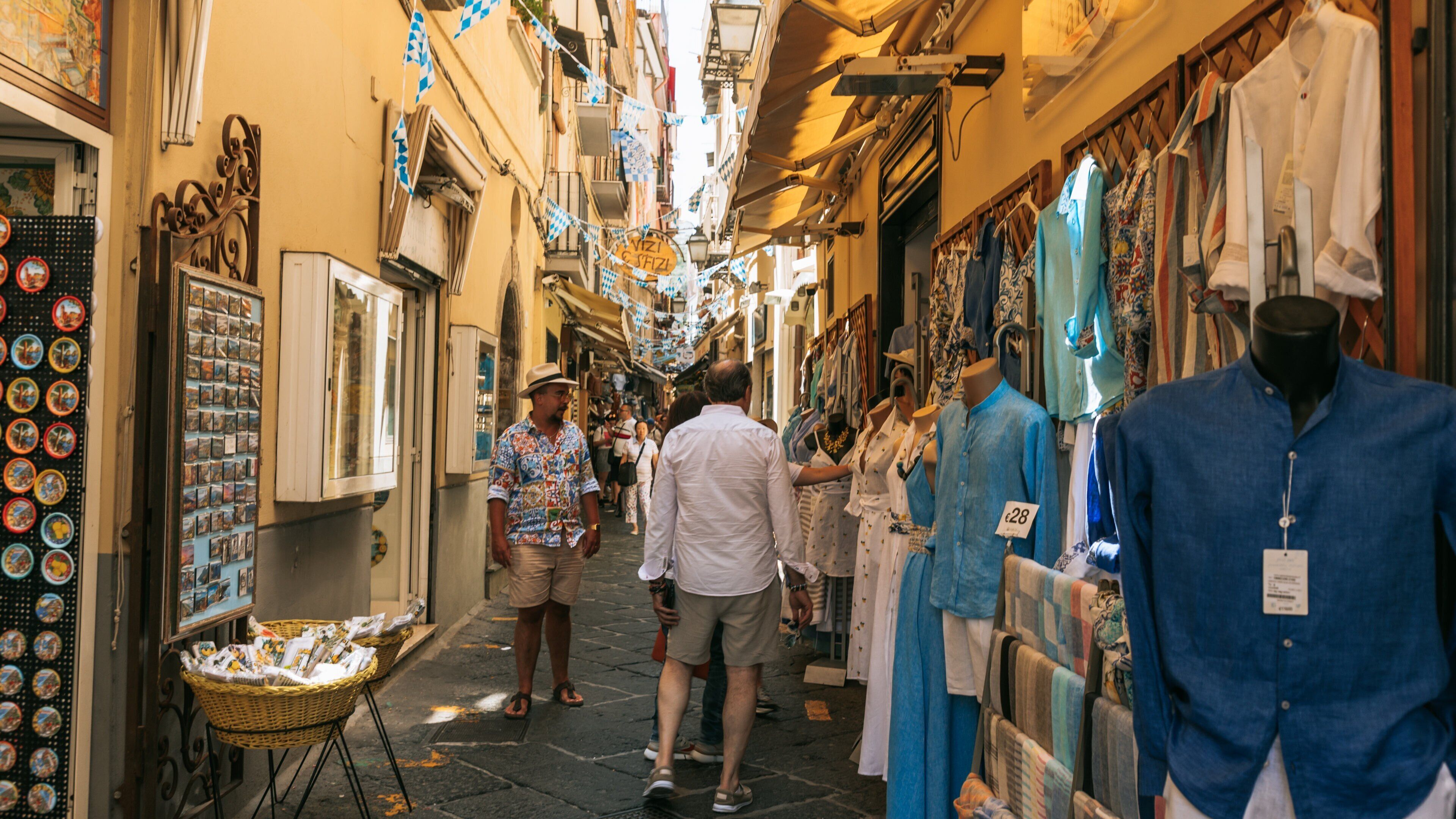 Sorrento Coast featuring street scenes and markets