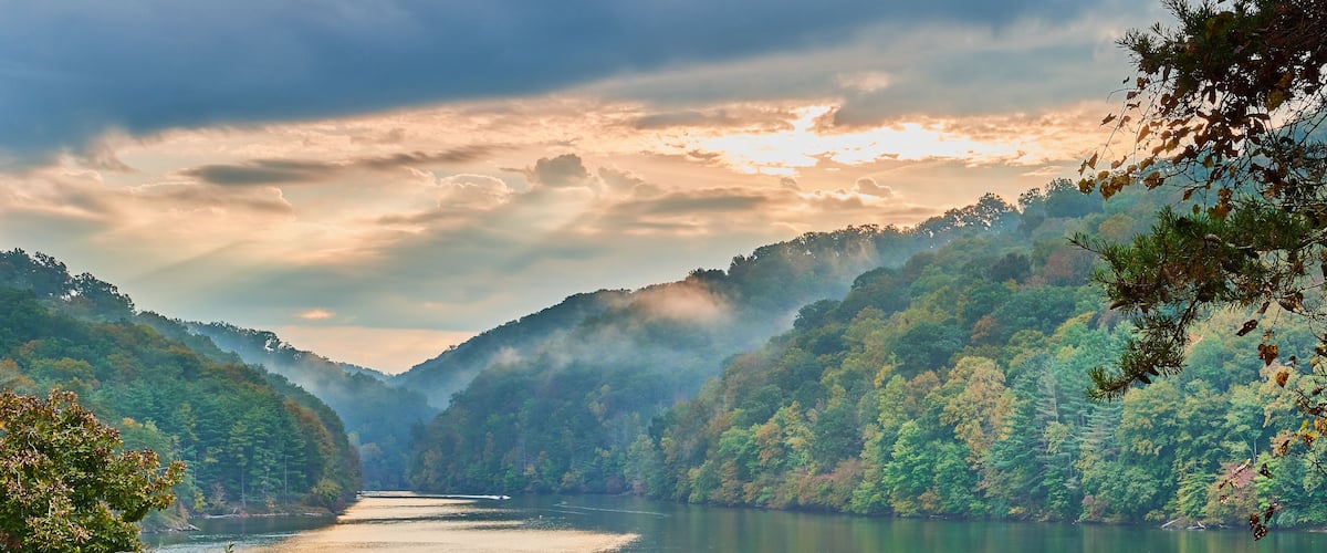 Dewey Lake at Jenny Wiley State Resort Park