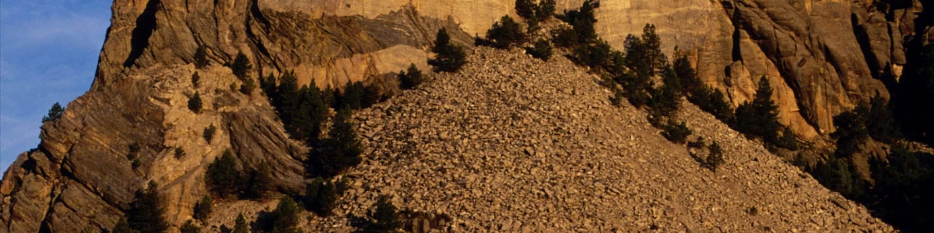 Rapid City which includes a monument and mountains