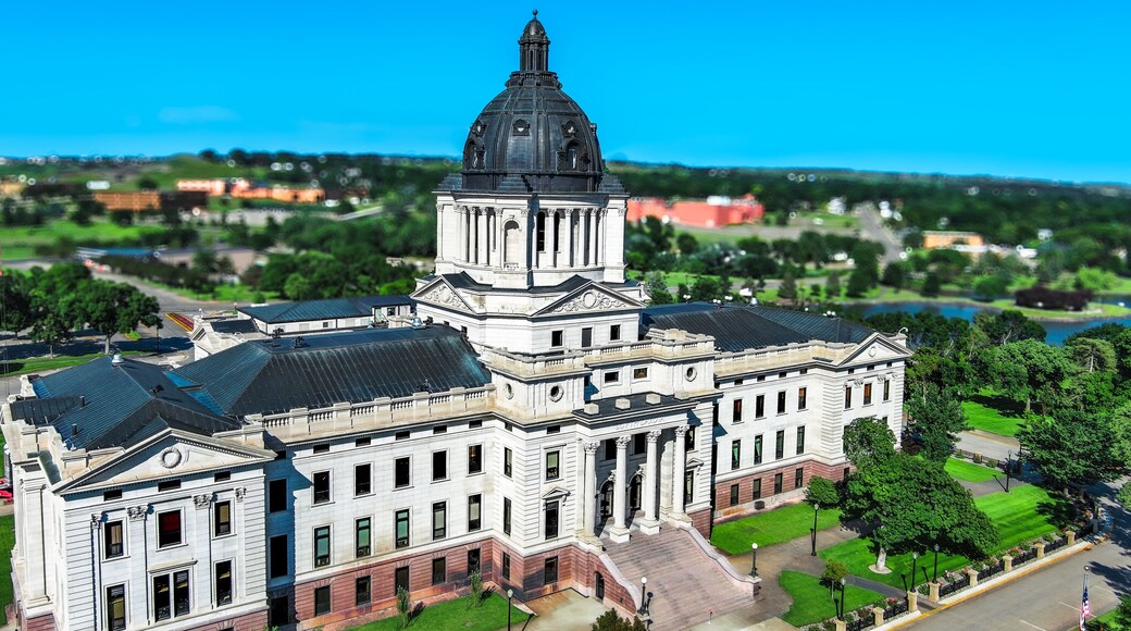 Arial view of the entrance of the South Dakota State Capitol Building