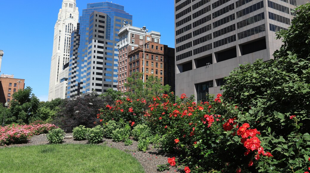 Looking west on Broad Street in downtown Columbus, Ohio