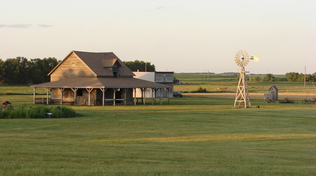 De Smet featuring farmland, a windmill and tranquil scenes