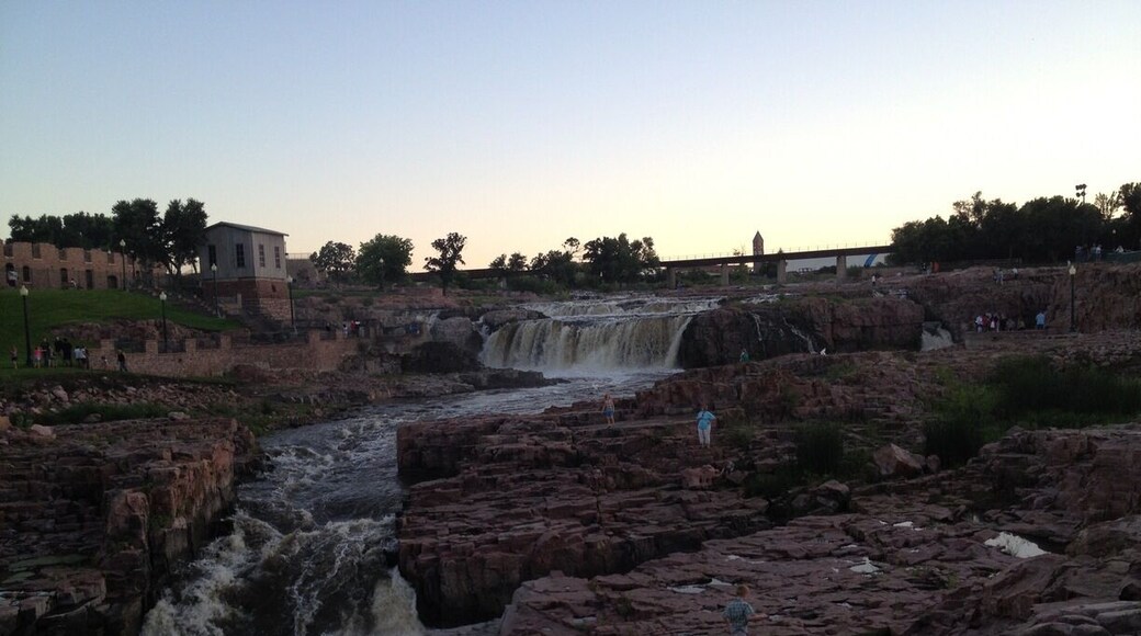 falls park waterfall, sioux falls, 2014