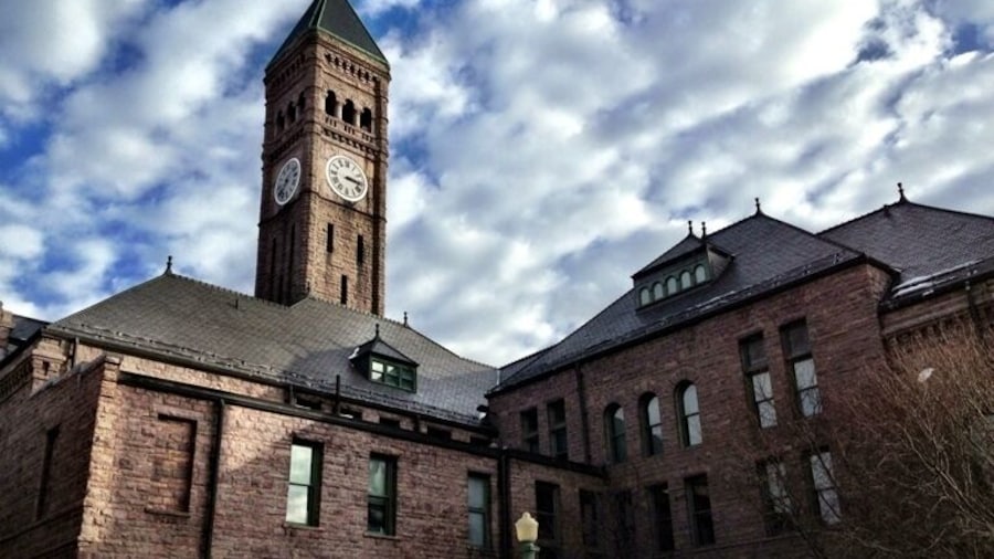 Very cool historic court house and museum full of Sioux Falls and South Dakota memorabilia. Check out the Fawick Flyer car Teddy Roosevelt rode in during his visit in 1910. The tour is free! #travel #history #museum #southdakota