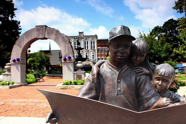 On a road trip with my daughter we made a side trip to the square in Bowling Green. I really liked this statue mainly due to the fact I was there with her and she has a true love for reading. Fountain Square Park is well done and a beautiful quick side trip.