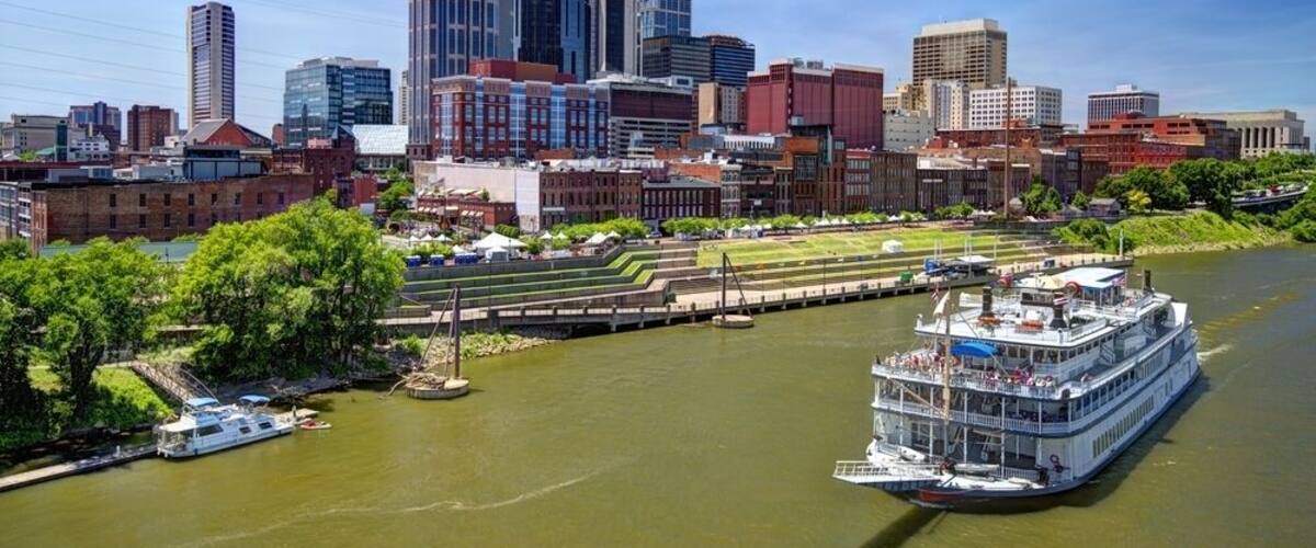 Skyline of downtown Nashville, Tennessee, USA.