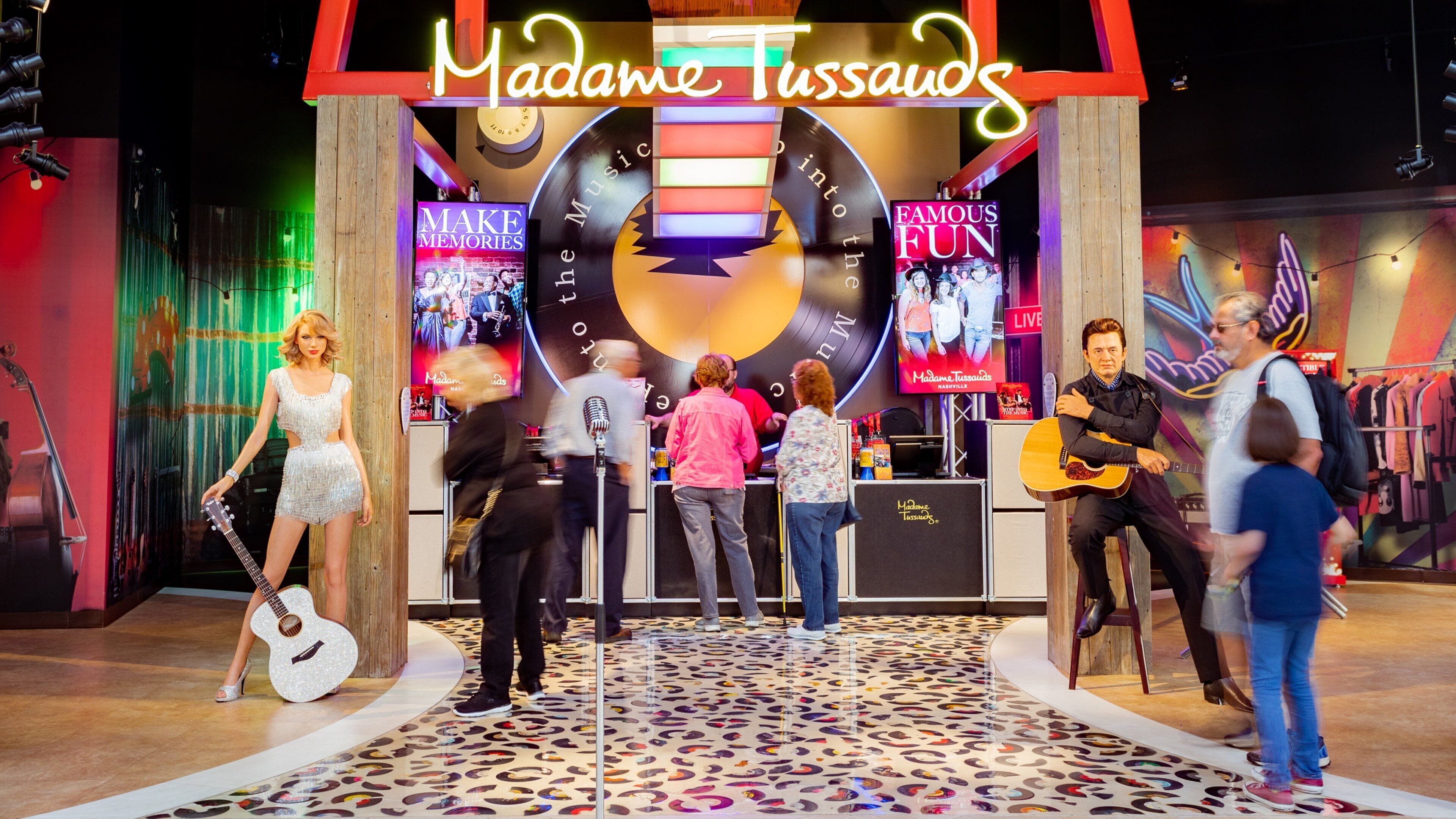 Nashville showing interior views