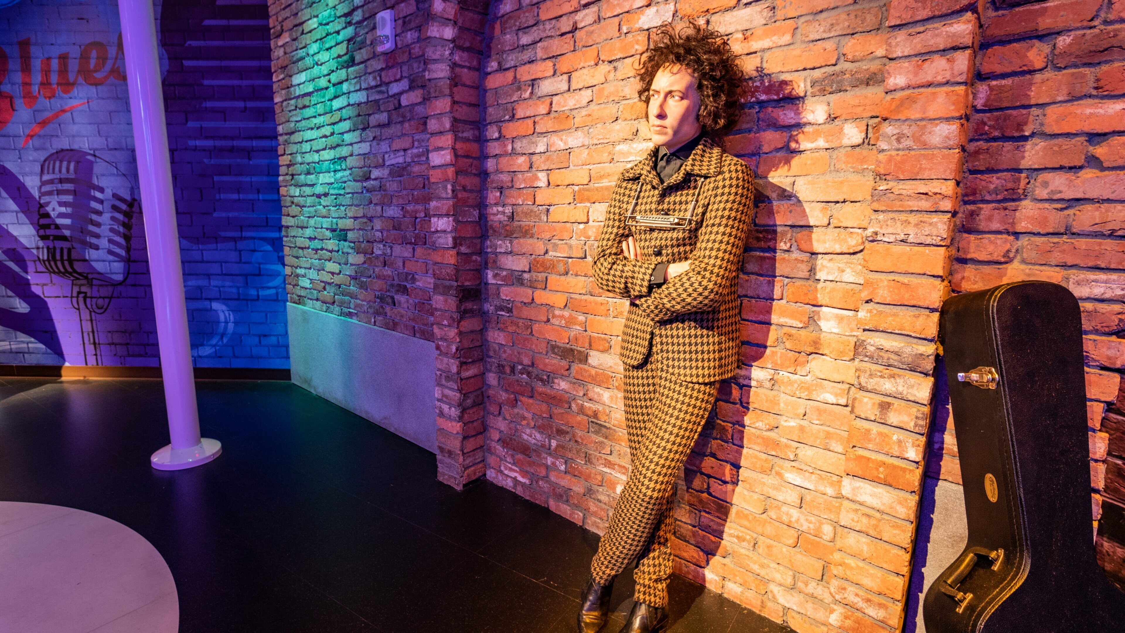 Opryland which includes interior views