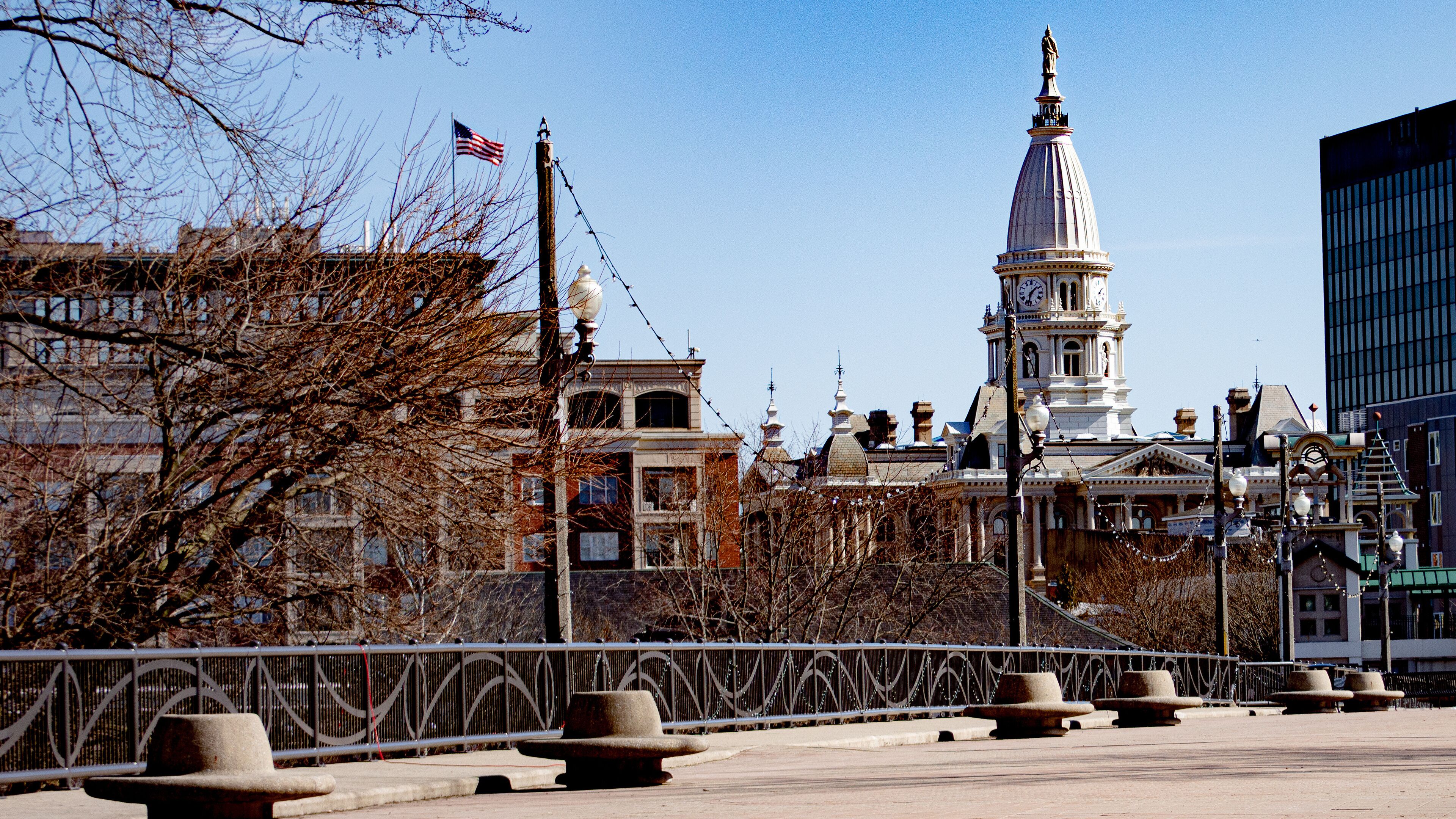 Lafayette Indiana Courthouse from walking bridge