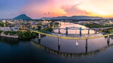chattanooga skyline with blue hour and sunset