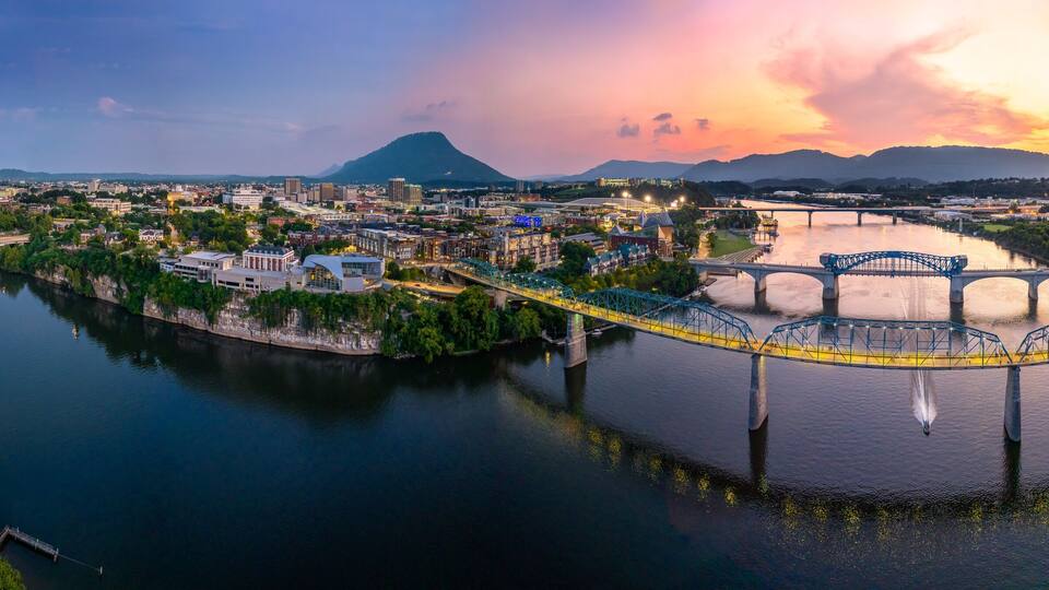 chattanooga skyline with blue hour and sunset