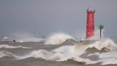 red sea waves