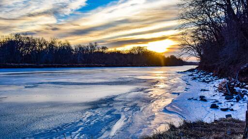 Frozen Des Moines River