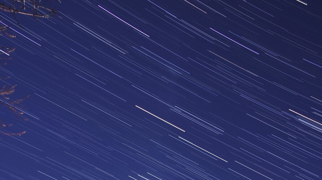 Star trails behind the towers dorms at Iowa State University
#stars #iowastate #astrophotography