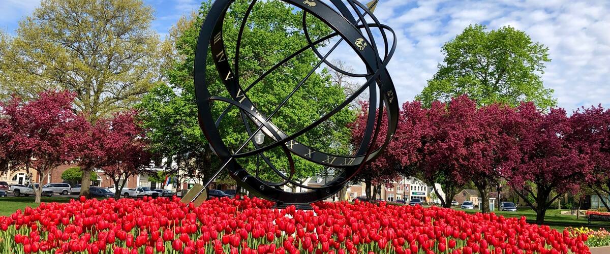 What a great little town. We stopped into Pella, Iowa, to have a few Danish pastries for breakfast. What we found was an absolutely beautiful town full of tulips and springtime blooms.