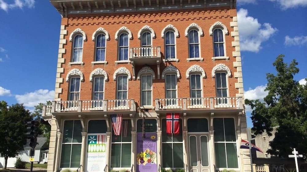 This national Norwegian-American museum displays over 24,000 artifacts, the most extensive collection of its kind in the world. The Vesterheim highlights American immigration from Norway and Norwegian culture.