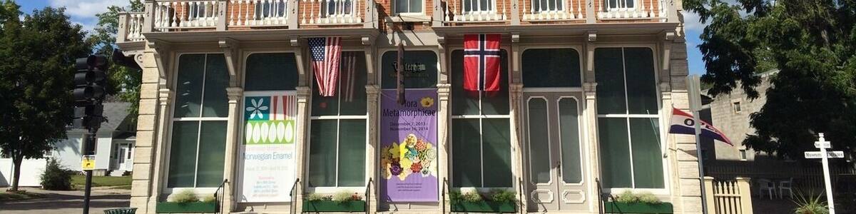 This national Norwegian-American museum displays over 24,000 artifacts, the most extensive collection of its kind in the world. The Vesterheim highlights American immigration from Norway and Norwegian culture.