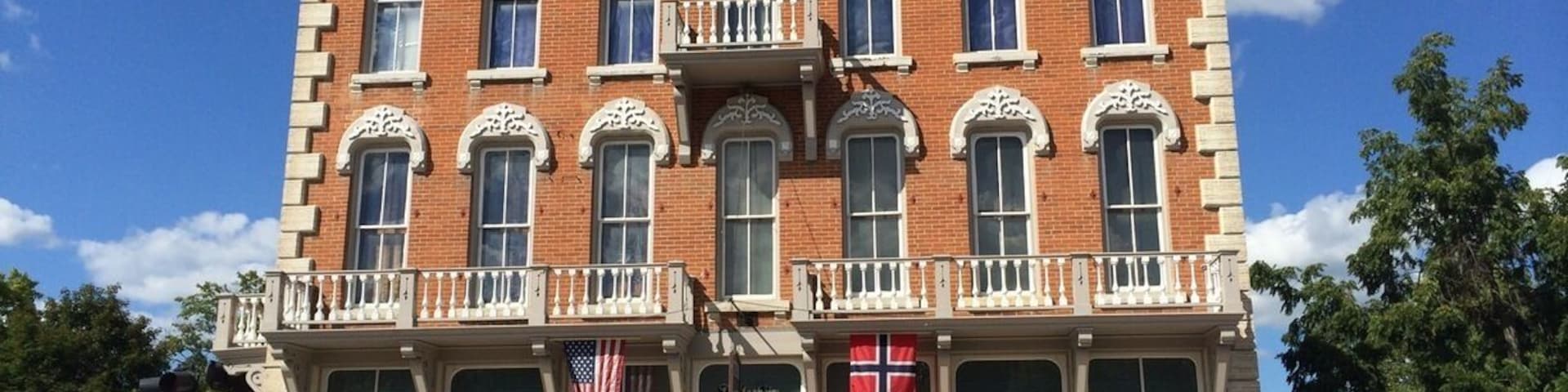 This national Norwegian-American museum displays over 24,000 artifacts, the most extensive collection of its kind in the world. The Vesterheim highlights American immigration from Norway and Norwegian culture.