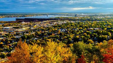 PHOTOS OF ST LOUIS BAY IN DULUTH MINNESOTA SHOT FROM SKYLINE TRAIL INCLUDES FALL COLORS