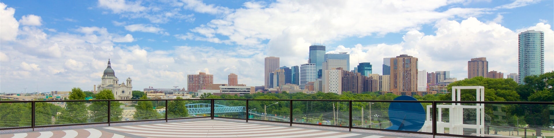 Downtown Minneapolis which includes a square or plaza and a city