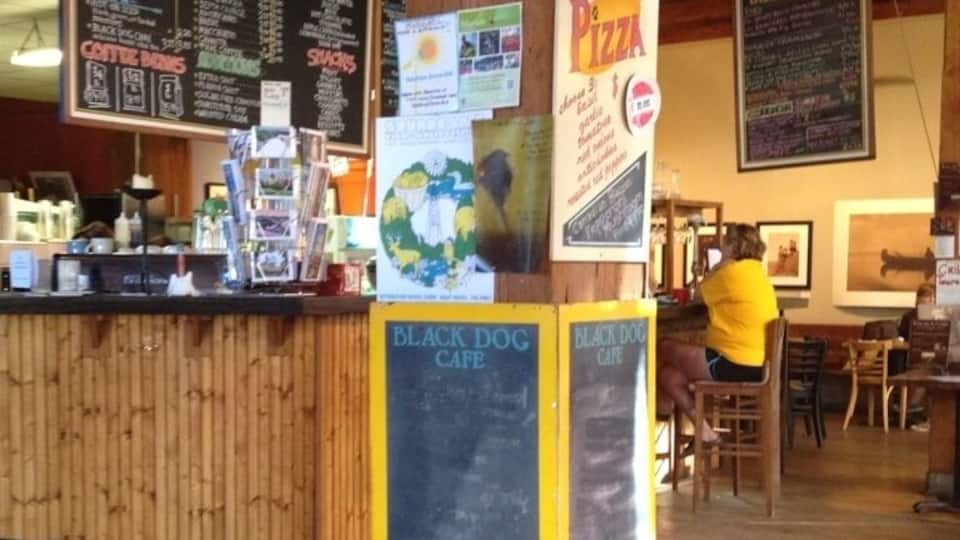 The BEST latte I've had in years!!! Super cute coffee and wine bar with live music on the calendar- also very close to the St Paul farmers market--- makes for a wonderful Sunday morning trip!!