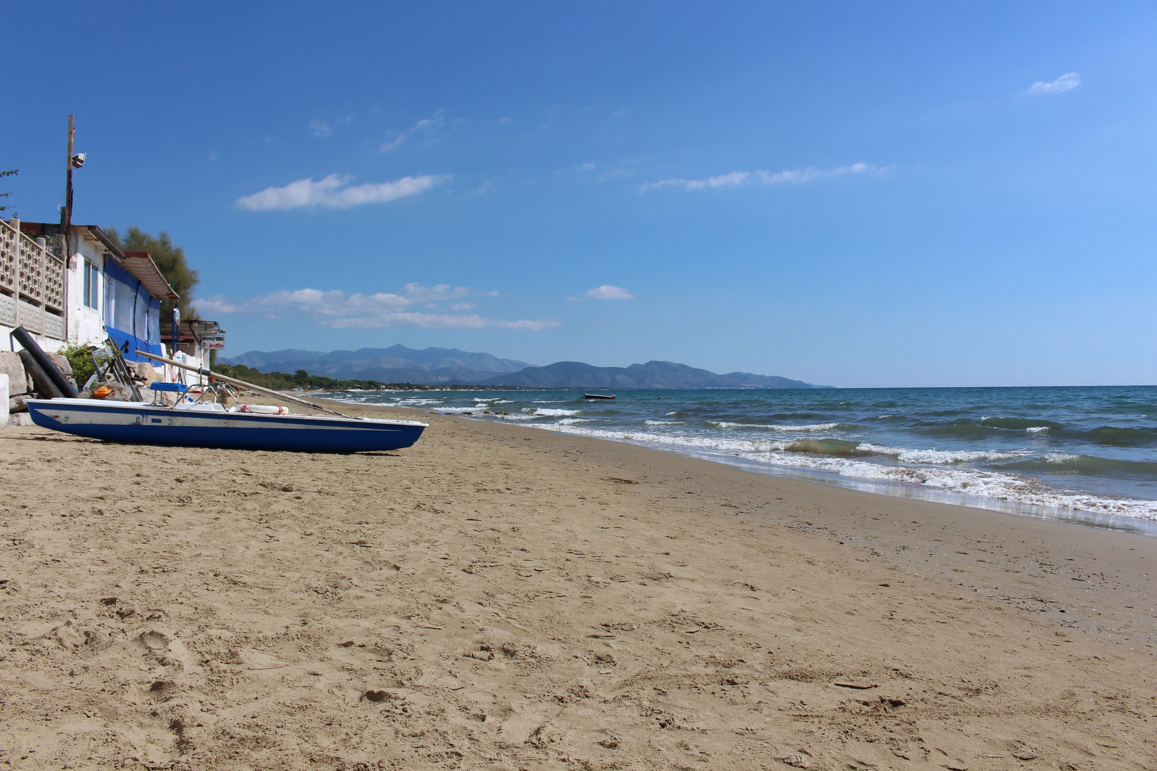 Вид на Гаэту с пляжа в Ле Пальме.