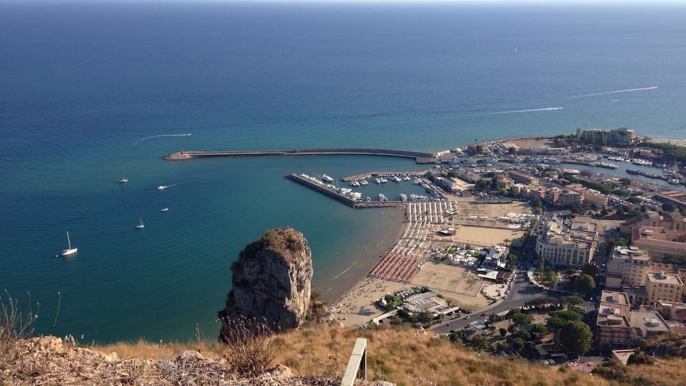 You don't need to travel to the other side of the world, sometimes it only takes two hours of car ride. ;) #1